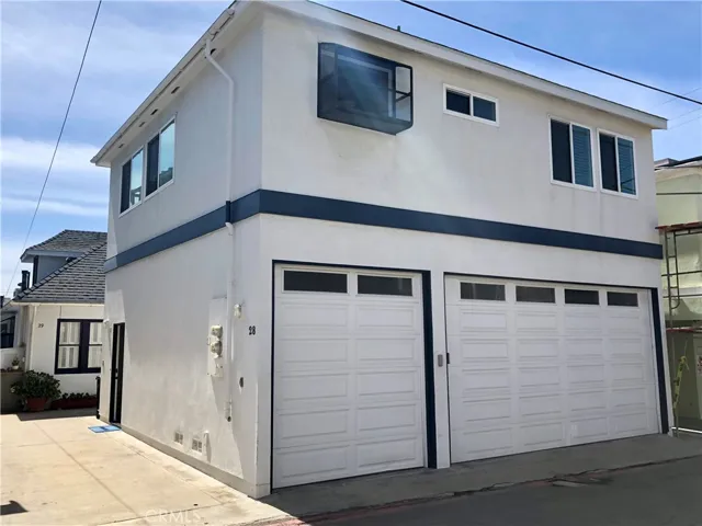 Detached Unit w/Single Car Garage Parking