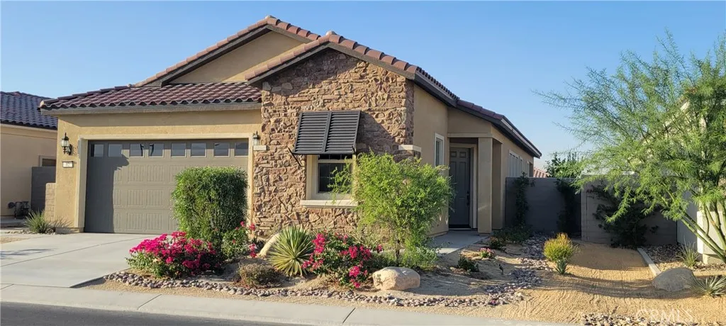 82 Burgundy, Rancho Mirage, California 92270