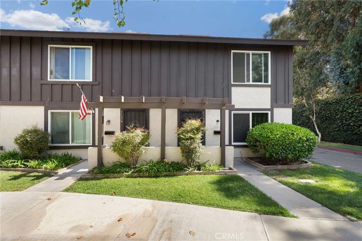 END UNIT, two-story home inside Bradford Place
