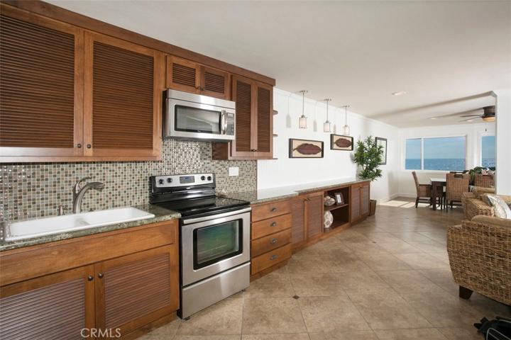SEAVIEW ROOM WITH FULL KITCHEN - AVAILABLE FOR PARTIES FOR ALL RESIDENTS ON RESERVATION BASIS