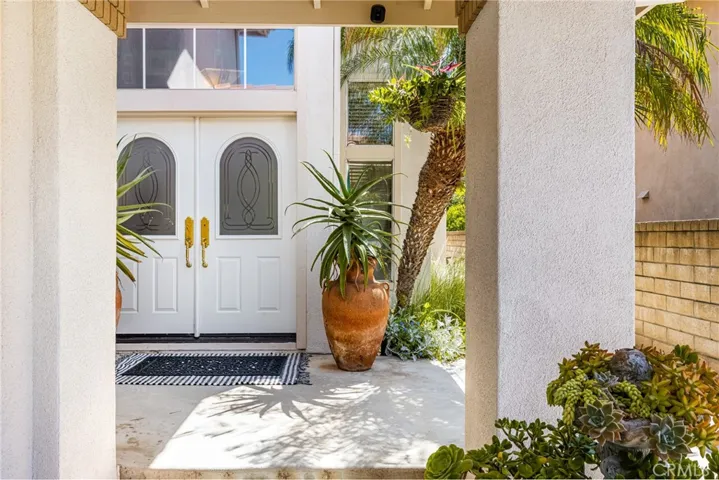 516 S Beechtree Court, Anaheim Hills, California 92808