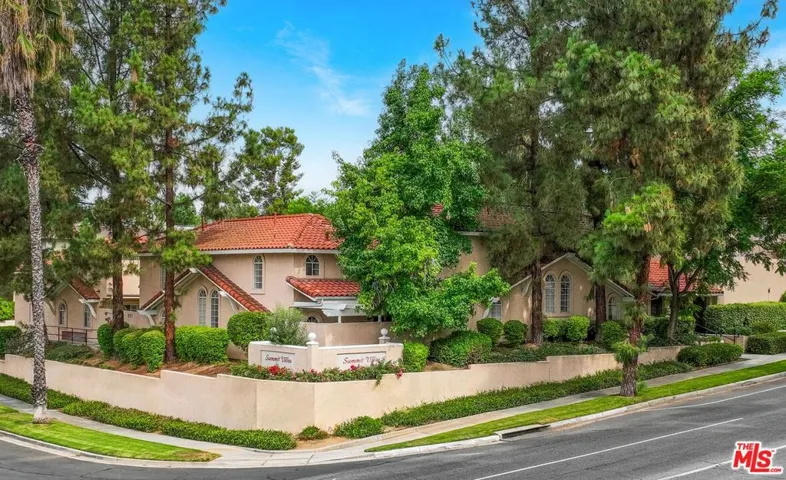 901 Via Zapata, Riverside, California 92507