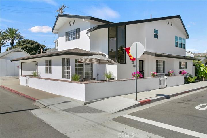 Front elevation on the corner of Lake & 36th Streets