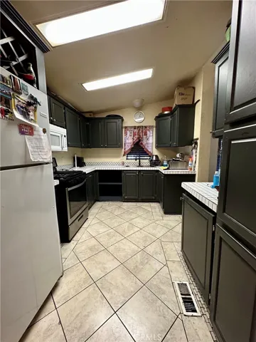 853 N Main Street Unit 53, Corona, California 92878