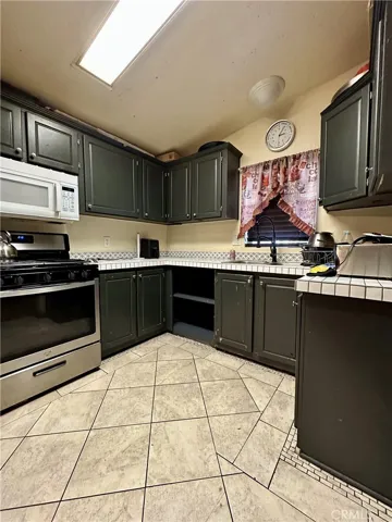 853 N Main Street Unit 53, Corona, California 92878
