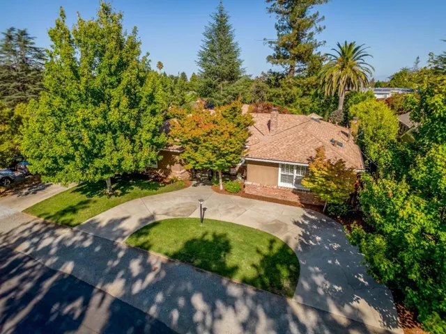 345 Arboleda Drive, Los Altos, California 94024