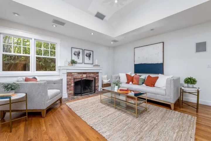 345 Arboleda Drive, Los Altos, California 94024