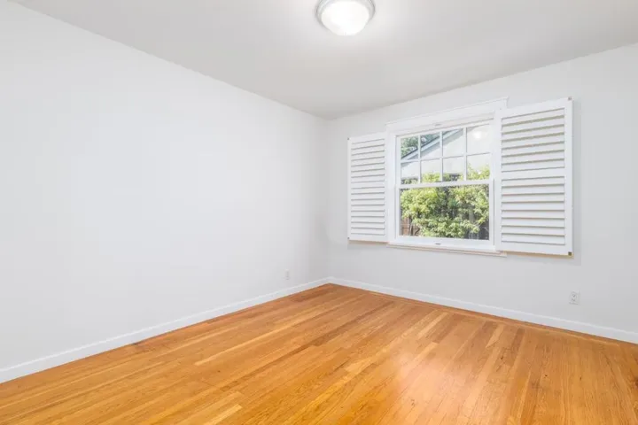 345 Arboleda Drive, Los Altos, California 94024