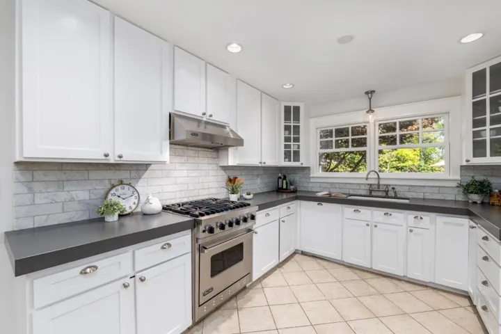 345 Arboleda Drive, Los Altos, California 94024