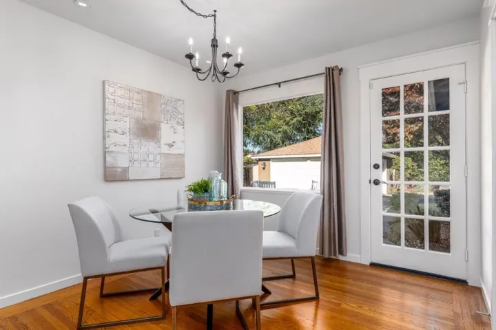 345 Arboleda Drive, Los Altos, California 94024