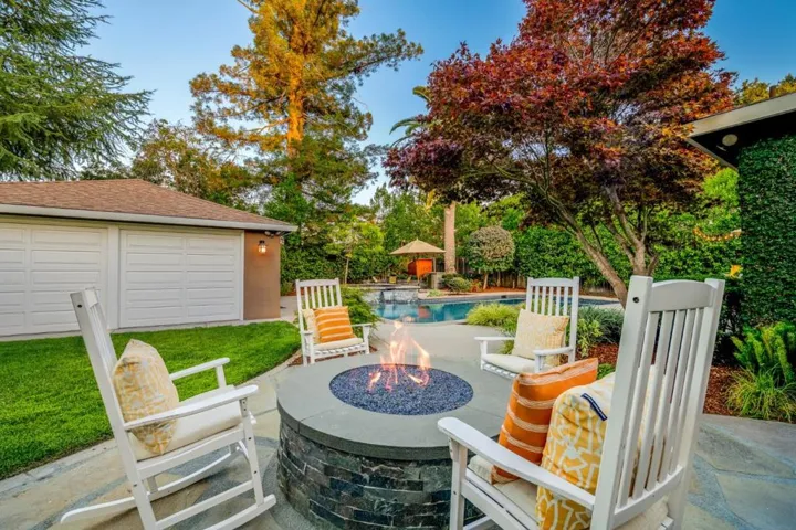 345 Arboleda Drive, Los Altos, California 94024
