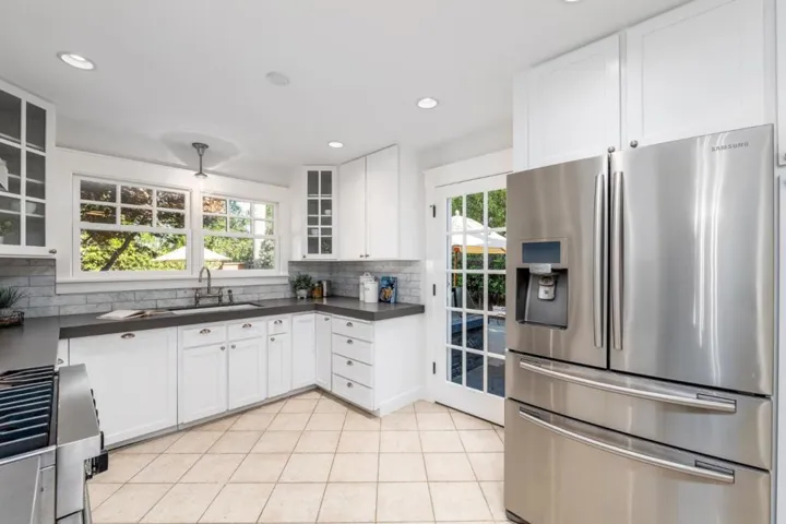 345 Arboleda Drive, Los Altos, California 94024