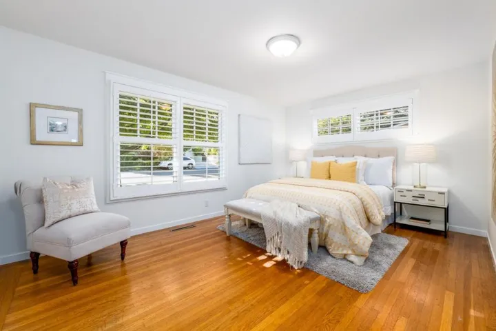 345 Arboleda Drive, Los Altos, California 94024