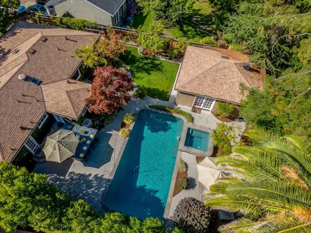 345 Arboleda Drive, Los Altos, California 94024