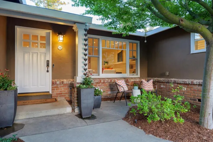 345 Arboleda Drive, Los Altos, California 94024