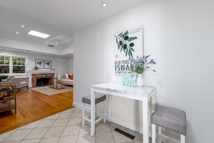 345 Arboleda Drive, Los Altos, California 94024