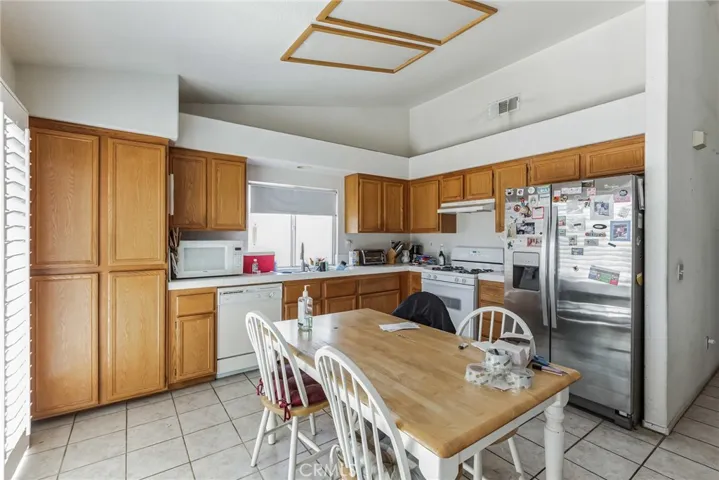 37851 Hollister Drive, Palm Desert, California 92211