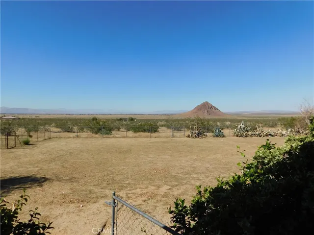 9533 Vista Road, California City, California 93505