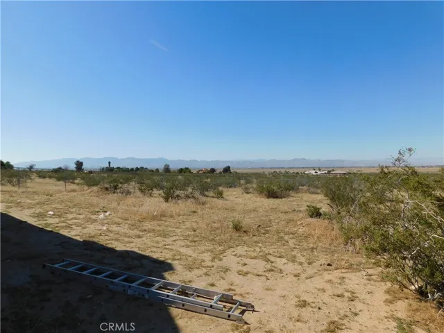 9533 Vista Road, California City, California 93505