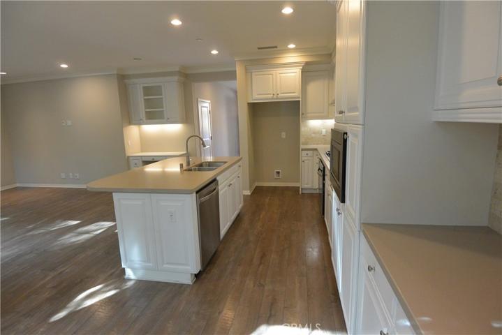 100 Bianco, Irvine, California 92618