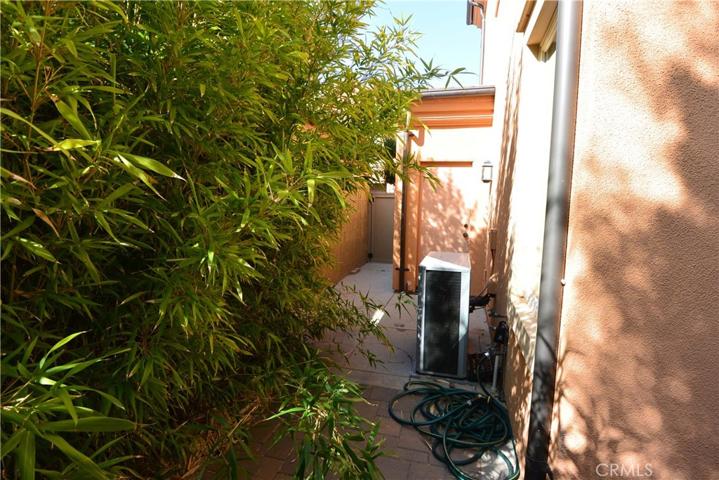 100 Bianco, Irvine, California 92618