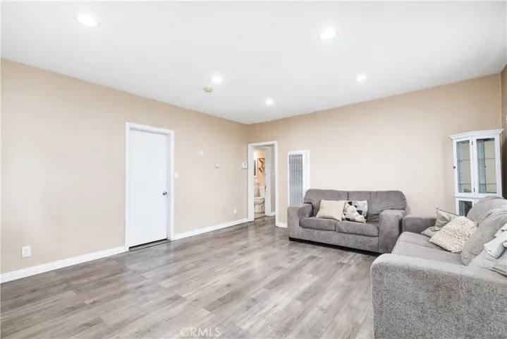 1675 E 113th Street, Los Angeles, California 90059