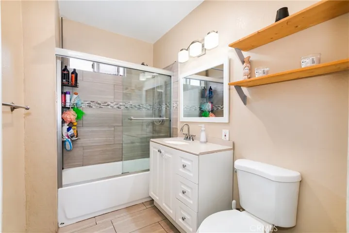 1675 E 113th Street, Los Angeles, California 90059