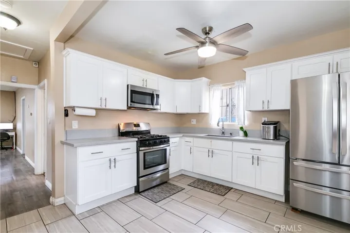 1675 E 113th Street, Los Angeles, California 90059