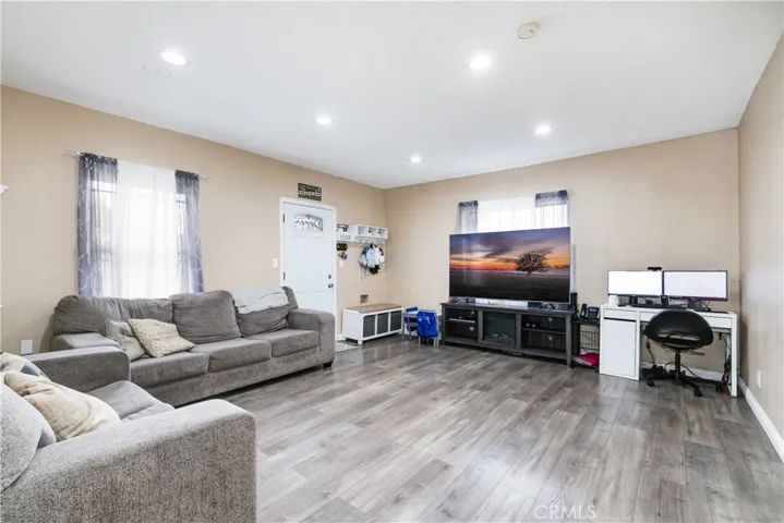 1675 E 113th Street, Los Angeles, California 90059