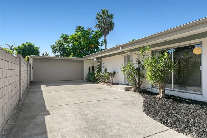 2326 N Lowell Lane, Santa Ana, California 92706