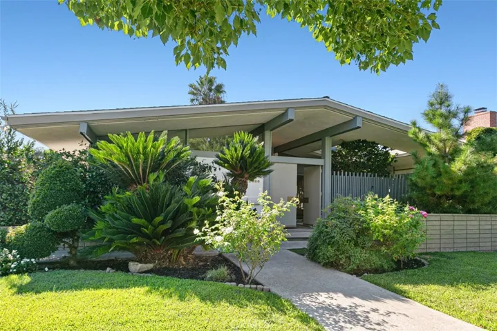 2326 N Lowell Lane, Santa Ana, California 92706