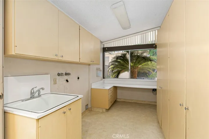 2326 N Lowell Lane, Santa Ana, California 92706