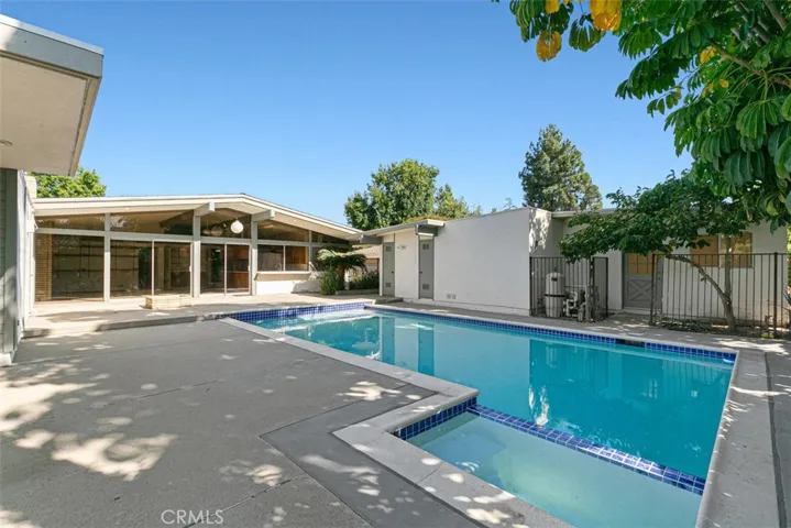 2326 N Lowell Lane, Santa Ana, California 92706