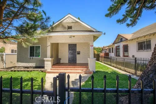 1450 Peterson Avenue, Long Beach, California 90813