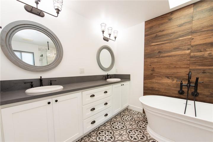 7900 Naylor Avenue, Los Angeles, California 90045