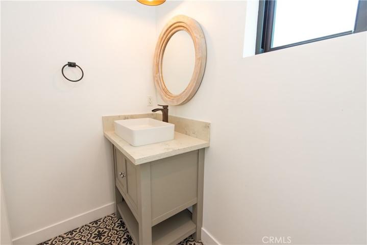 7900 Naylor Avenue, Los Angeles, California 90045