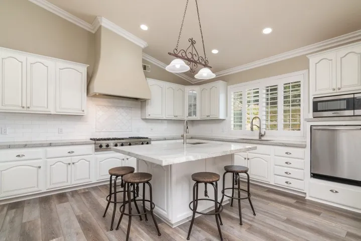 32620 Ashford Lane, Winchester, California 92596