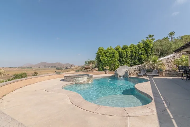 32620 Ashford Lane, Winchester, California 92596