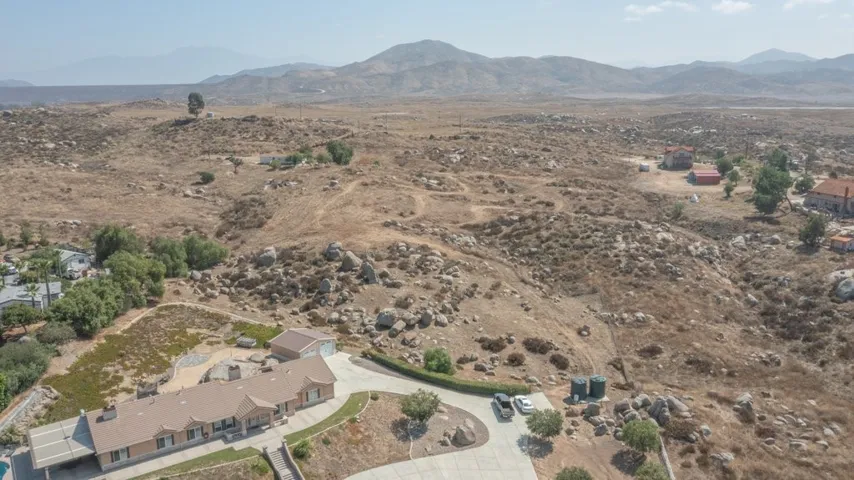 32620 Ashford Lane, Winchester, California 92596