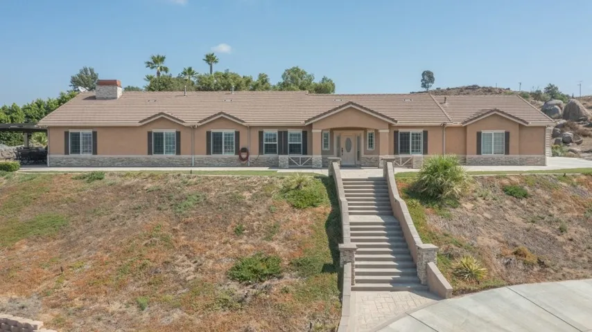 32620 Ashford Lane, Winchester, California 92596