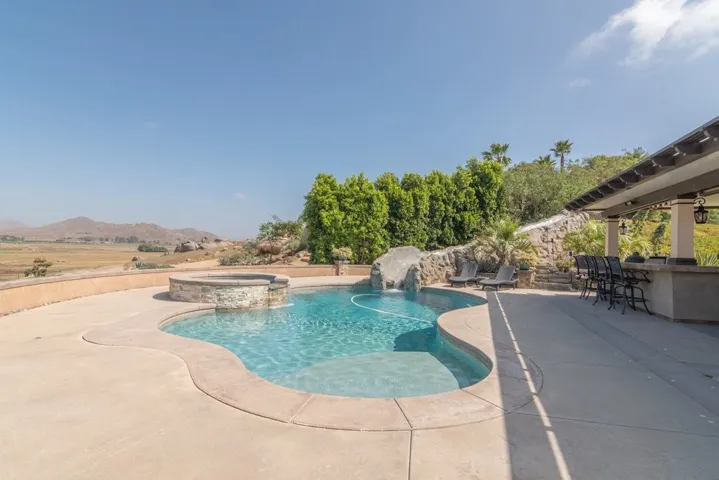 32620 Ashford Lane, Winchester, California 92596