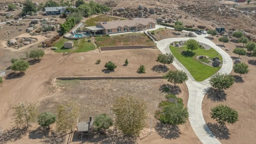 32620 Ashford Lane, Winchester, California 92596