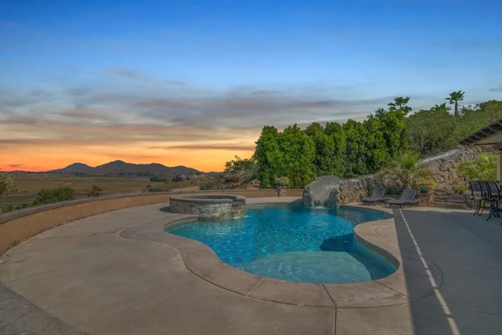 32620 Ashford Lane, Winchester, California 92596