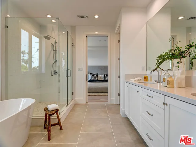 primary ensuite bath