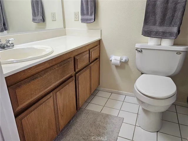 Hall full bath with tub/shower