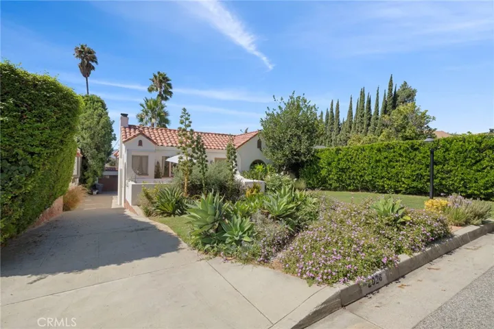 2028 Rangeview Drive, Glendale, California 91201
