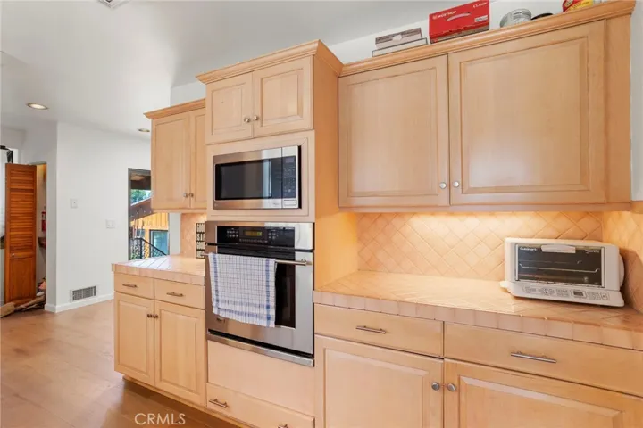 2028 Rangeview Drive, Glendale, California 91201