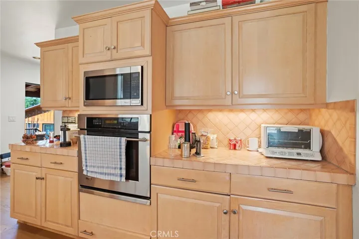 2028 Rangeview Drive, Glendale, California 91201