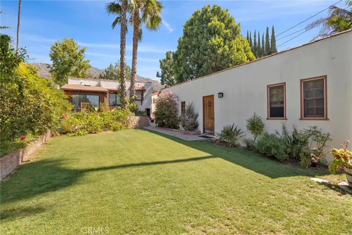 2028 Rangeview Drive, Glendale, California 91201