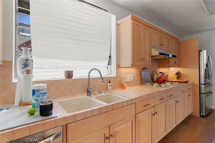 2028 Rangeview Drive, Glendale, California 91201